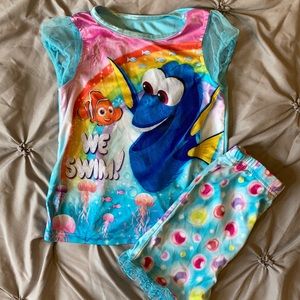 Girls 5t Finding Dory pajama set